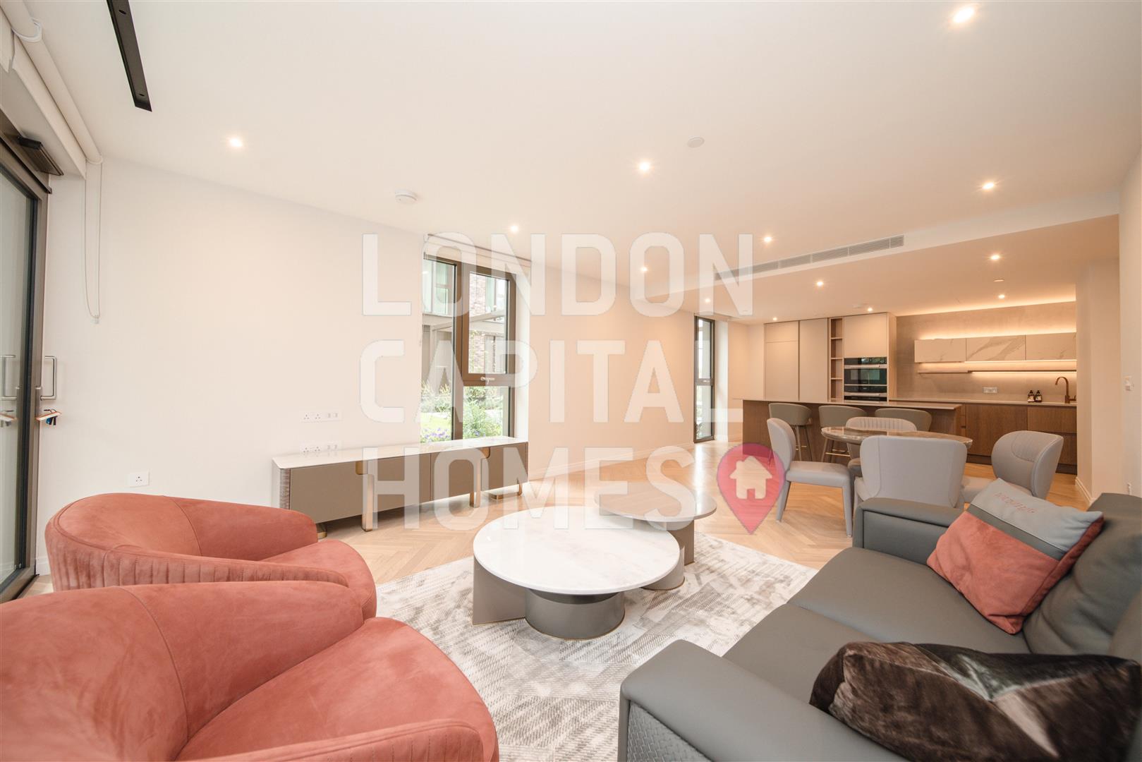2 bed property in Hampton House, Michael Road, LONDON